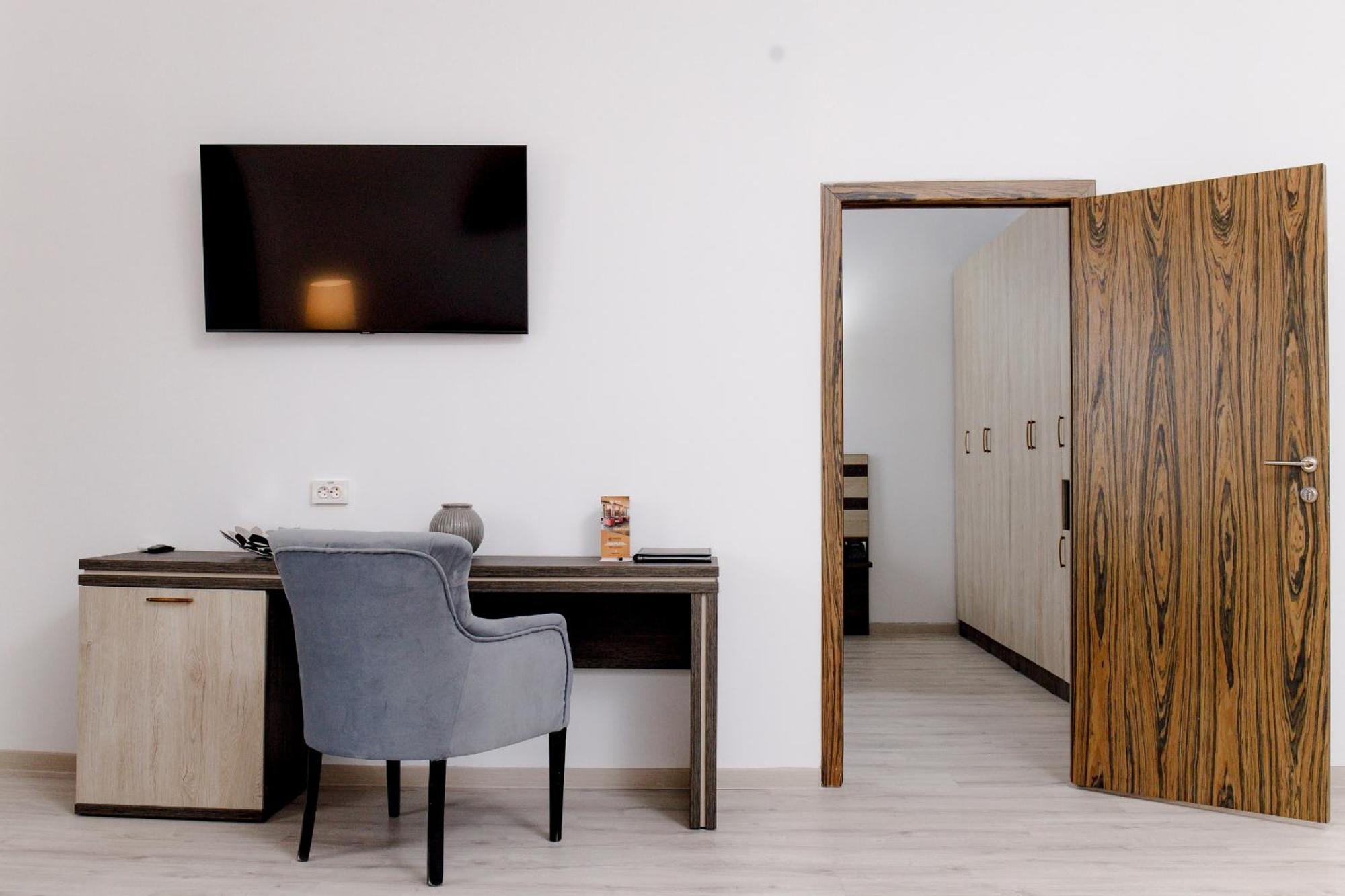 فندق Infinity Plaza Block 1 أتيراو المظهر الخارجي الصورة