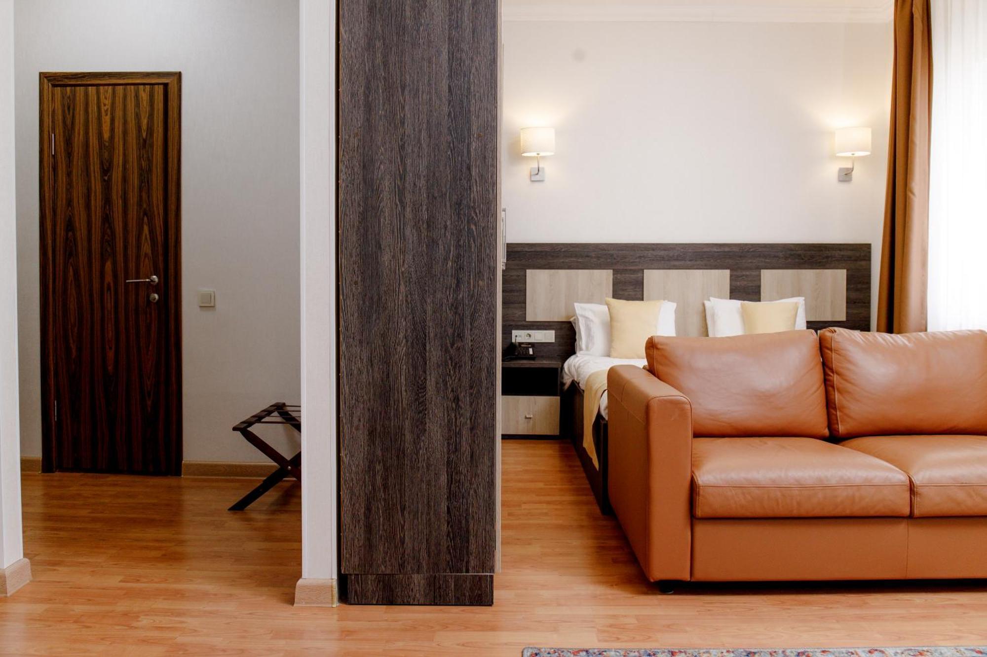 فندق Infinity Plaza Block 1 أتيراو المظهر الخارجي الصورة